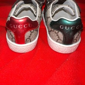 Gently used boys Gucci shoes